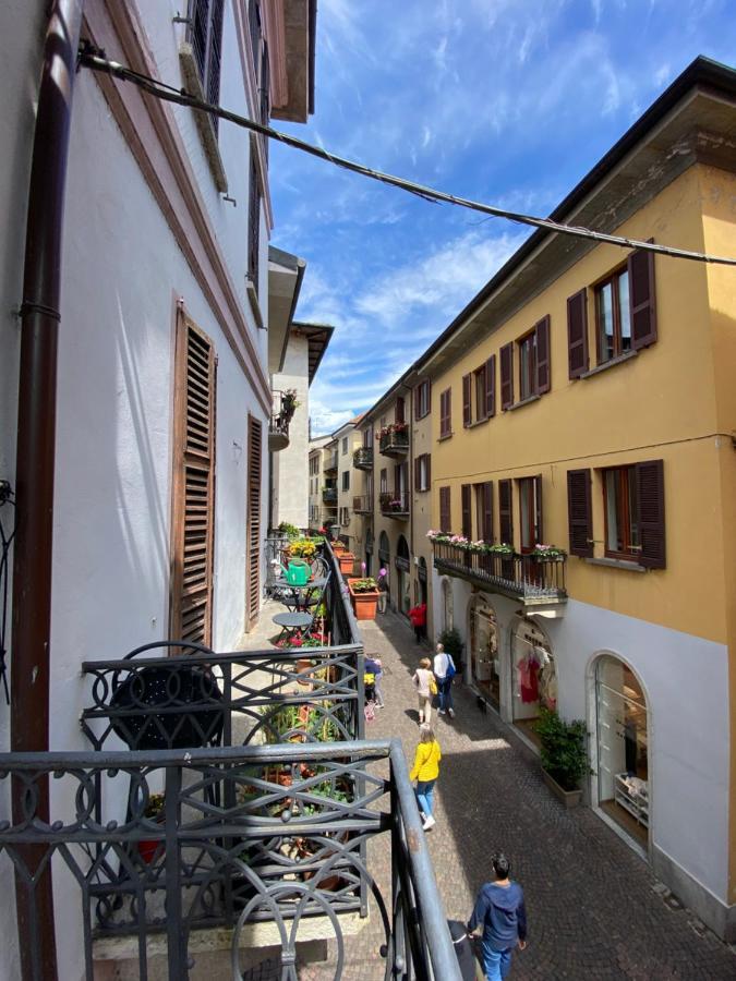 La Casa Del Corso Apartment Arona Exterior photo